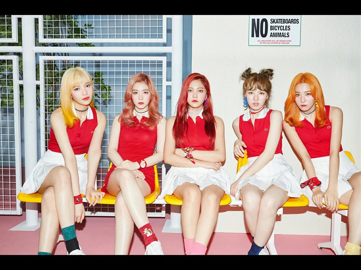 Russian Roulette - Red Velvet poster em 2023